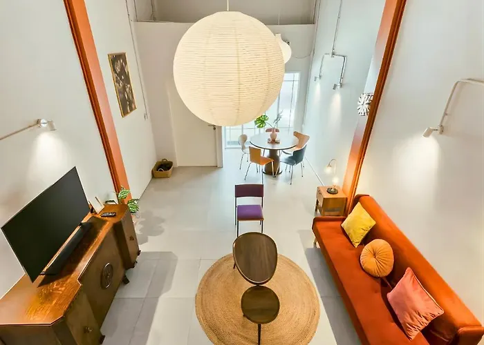 Industrial Loft Sukhumvit 3-bedroom Designer House - 2 Min To Bts Bang Chak アパート バンコク都