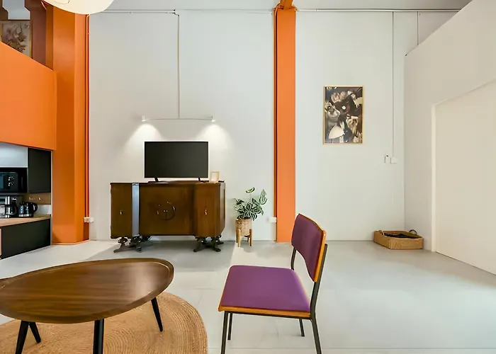 Industrial Loft Sukhumvit 3-bedroom Designer House - 2 Min To Bts Bang Chak *