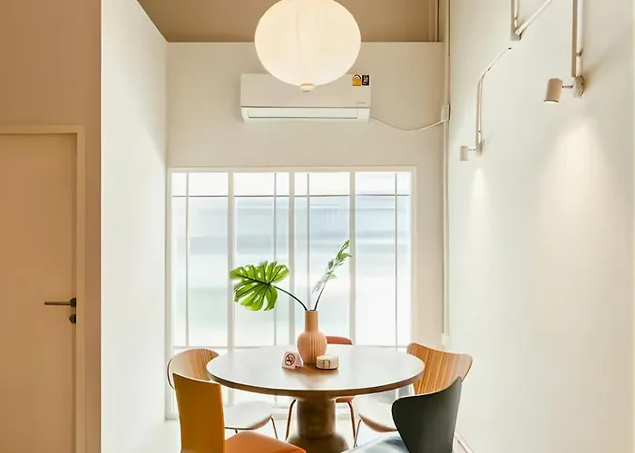 Industrial Loft Sukhumvit 3-bedroom Designer House - 2 Min To Bts Bang Chak バンコク都
