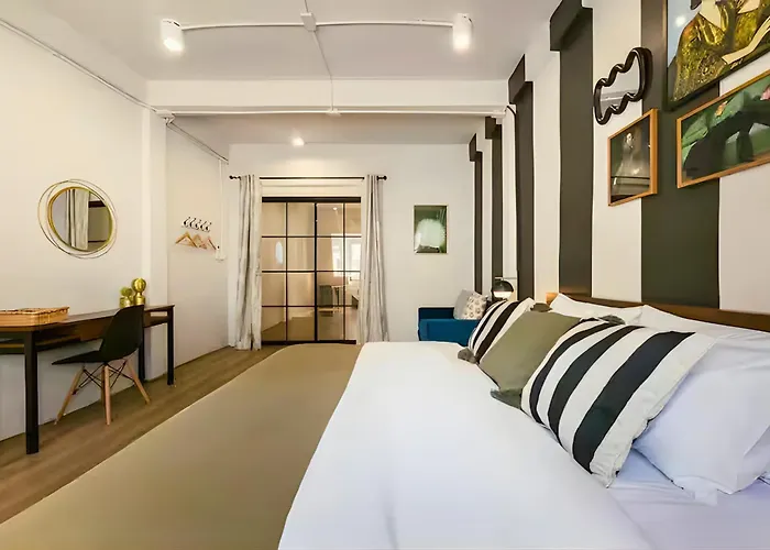Industrial Loft Sukhumvit 3-bedroom Designer House - 2 Min To Bts Bang Chak * バンコク都