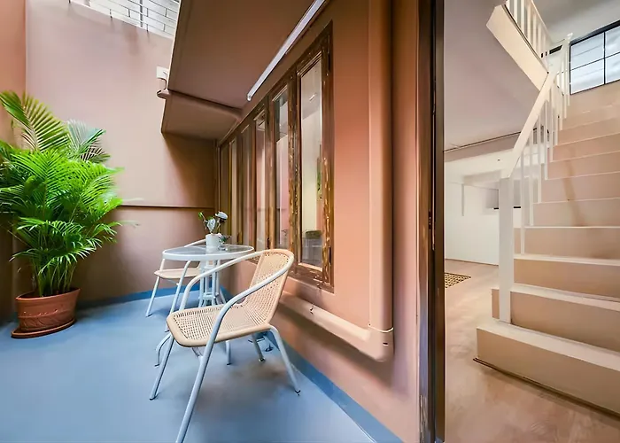 Industrial Loft Sukhumvit 3-bedroom Designer House - 2 Min To Bts Bang Chak アパート *