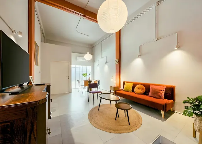 アパート Industrial Loft Sukhumvit 3-bedroom Designer House - 2 Min To Bts Bang Chak
