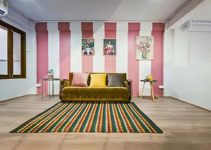 Industrial Loft Sukhumvit 3-bedroom Designer House - 2 Min To Bts Bang Chak