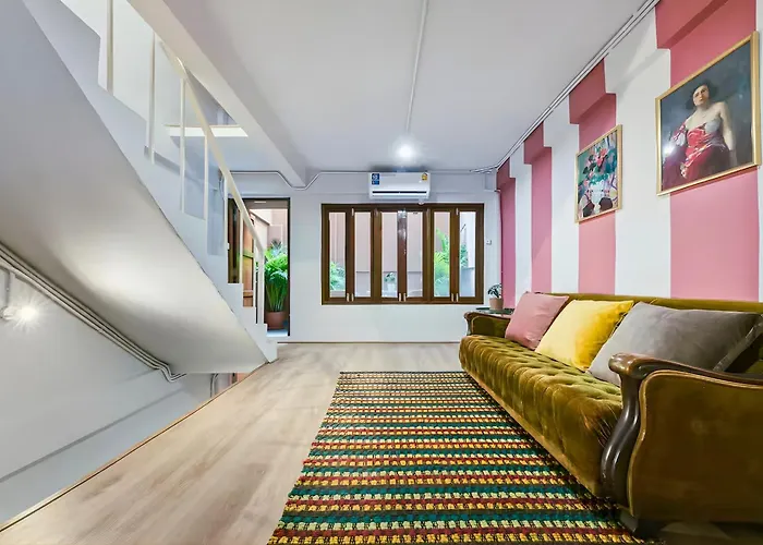 Industrial Loft Sukhumvit 3-bedroom Designer House - 2 Min To Bts Bang Chak アパート
