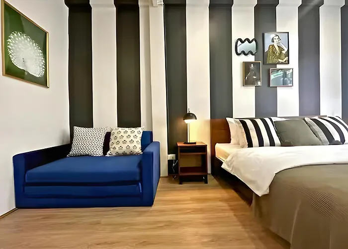 アパート Industrial Loft Sukhumvit 3-bedroom Designer House - 2 Min To Bts Bang Chak