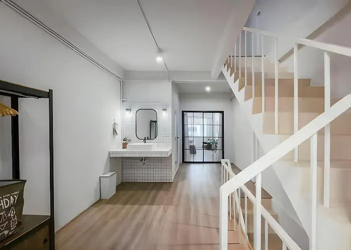 Industrial Loft Sukhumvit 3-bedroom Designer House - 2 Min To Bts Bang Chak * バンコク都