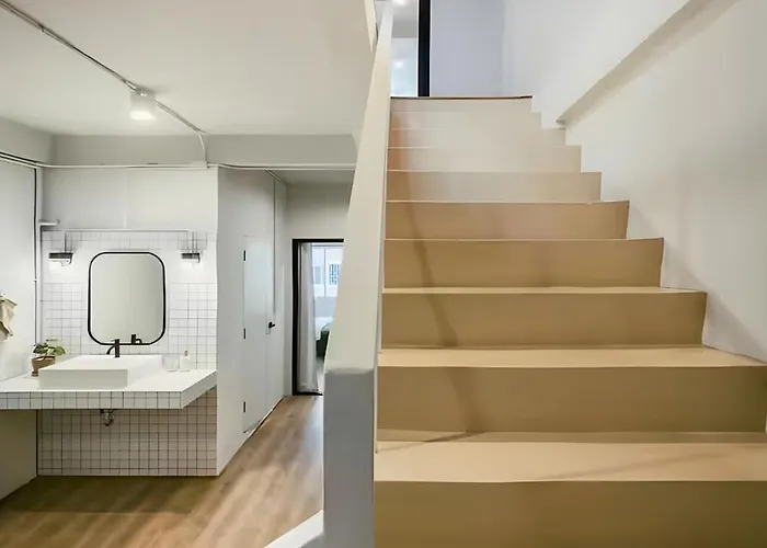 Industrial Loft Sukhumvit 3-bedroom Designer House - 2 Min To Bts Bang Chak アパート