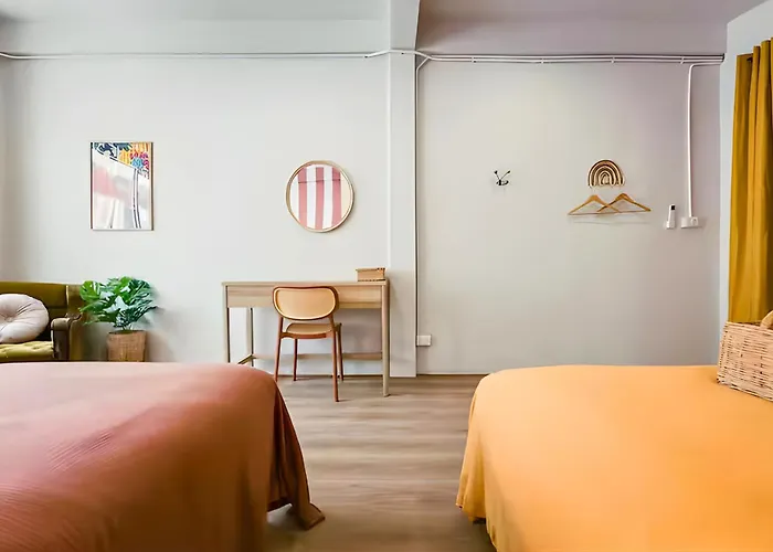 Industrial Loft Sukhumvit 3-bedroom Designer House - 2 Min To Bts Bang Chak アパート *