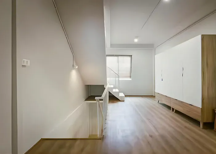 Industrial Loft Sukhumvit 3-bedroom Designer House - 2 Min To Bts Bang Chak アパート バンコク都