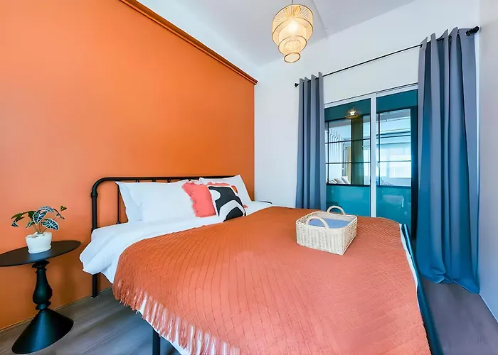 Industrial Loft Sukhumvit 3-bedroom Designer House - 2 Min To Bts Bang Chak アパート