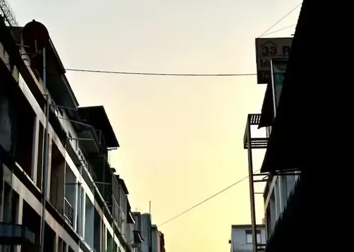 アパート Industrial Loft Sukhumvit 3-bedroom Designer House - 2 Min To Bts Bang Chak